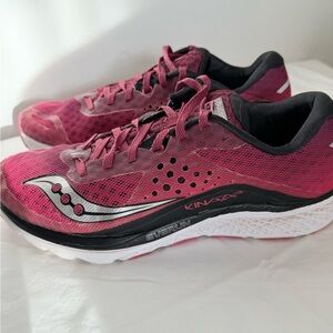 Saucony Kinvara 8 Women’s Running Shoes Size9 Pink Black EVERUN Cushion Trainers